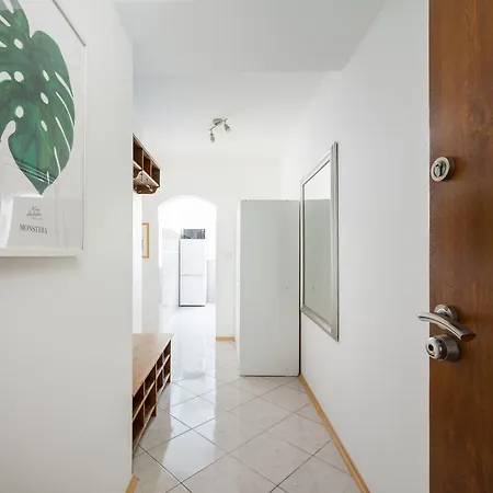 Dzielna Comfort By Bookinghost